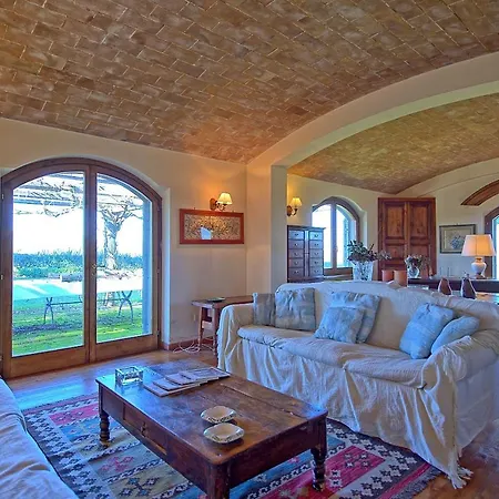 Villa Sleeps 8 Pool Wifi *